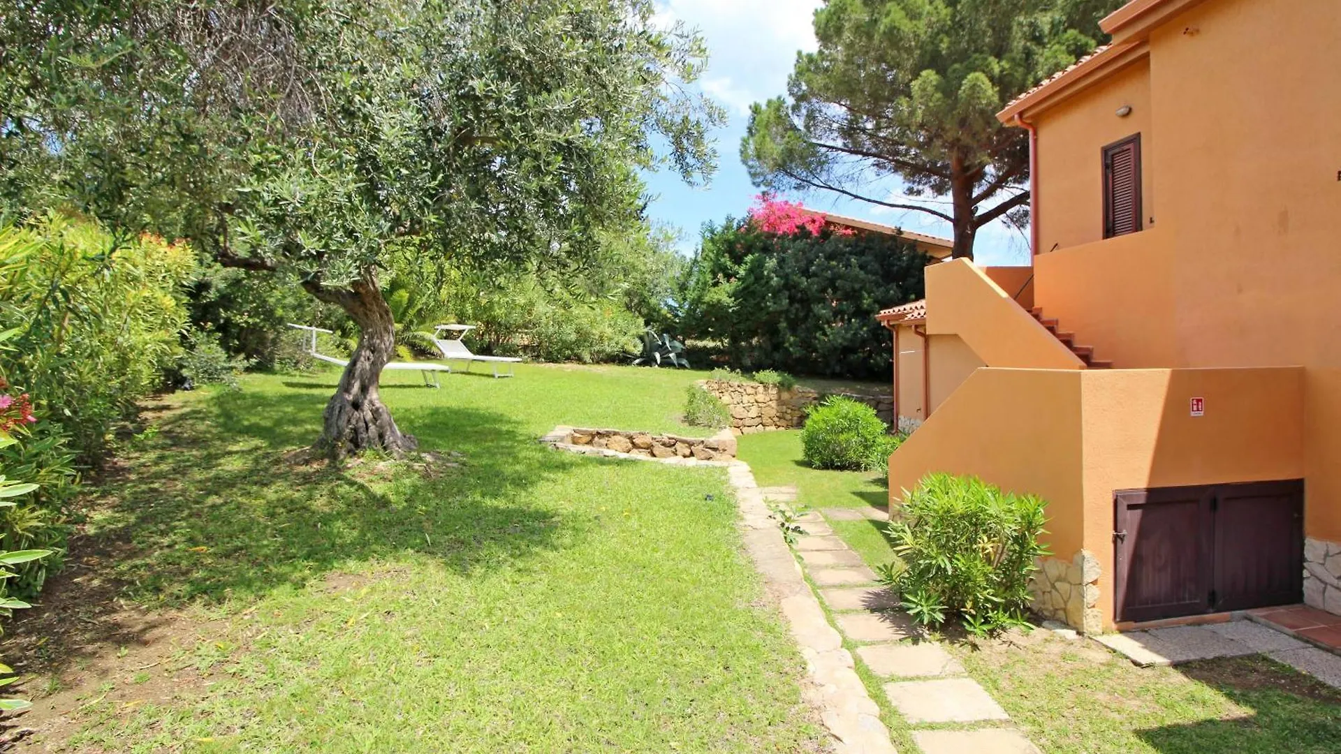 Apartment Villette Rei Marina Monte Nai Italien