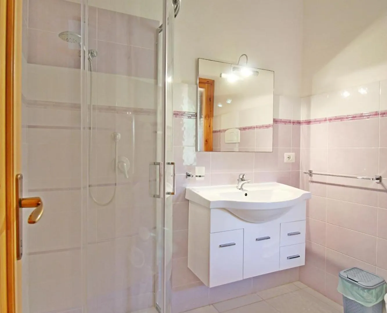 Villette Rei Marina Monte Nai Italien